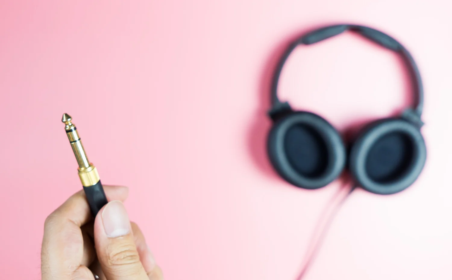 Why Phones Lost the Headphone Jack